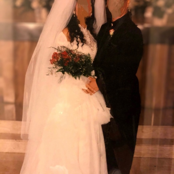 Drop waist elegant Wedding Dress cut-out shoulders/detachable train - size 6-8 - Picture 7 of 8